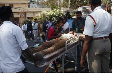 செயற்கை விபத்தை ஏற்படுத்தி மக்களுக்கு விழிப்புணர்வை ஊட்டிய போலீஸ்-வீடியோ