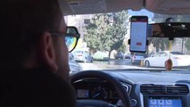 ما أسباب خسارة السائقين العاملين بنظام التطبيقات الذكية بالأردن؟