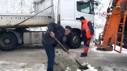 Domaniç’te kar yağışı, sis ve buzlanma