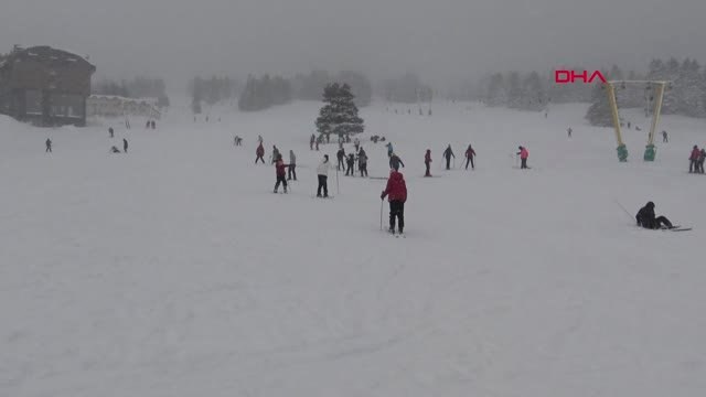 Bursa Uludağ'da Kayak Pistleri Boş Kaldı!