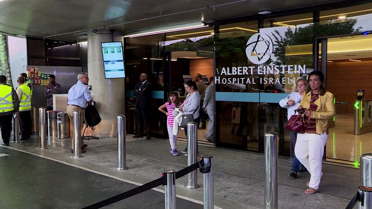 Jair Bolsonaro está "estable" tras sufrir complicaciones por cirugía