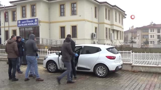 Bacaklarından 6 Kez Vurduğu Dini Nikahlı Eşini Hastanenin Kapısına Bırakıp Kaçtı