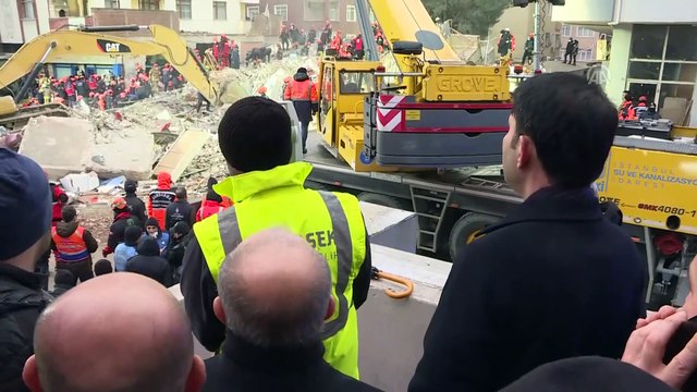 Bakan Kurum, Kartal'da çöken binanın enkazından incelemelerde bulundu - İSTANBUL