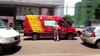 Carro e moto batem e Siate é acionado no centro