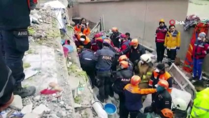 Anne kız olaydan bir süre önce objektiflere böyle poz vermişti