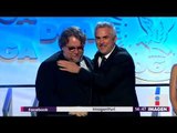 Guillermo del Toro le entrega premio a su amigo Alfonso Cuarón | Noticias con Yuriria Sierra