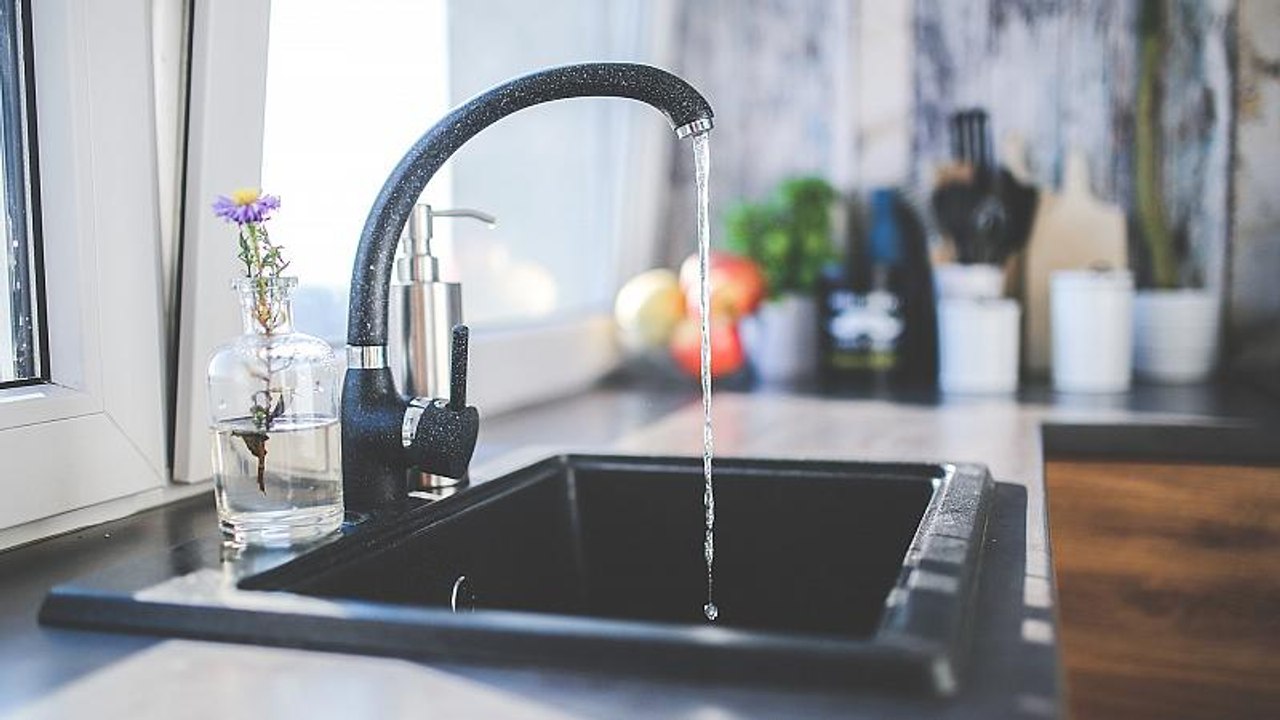 Blaues Wasser: Entwarnung in Heidelberg