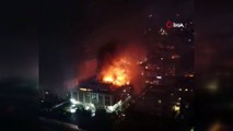 Kağıthane’de bir iş merkezinin çatısında yangın çıktı. Alev alev yanan çatıya itfaiye ekipleri müdahale ediyor.