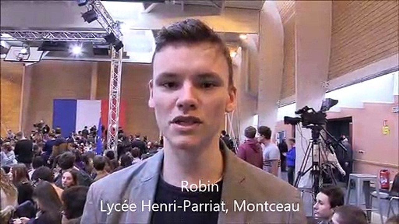 Etang sur Arroux des jeunes motivés par le grand débat avec Emmanuel Macron