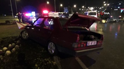 Havaya ateş eden magandalar polisten kaçarken kaza yaptı