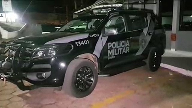 Dois jovens são detidos pela equipe do Choque