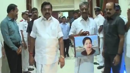 மெரூன் கலர் பெட்டி.. ஜெ. ஸ்டிக்கர்... அசத்திய ஓ.பி.எஸ்- வீடியோ