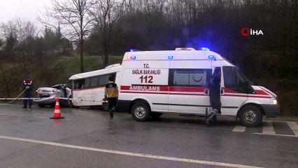Otomobille öğrenci servisi çarpıştı: 1 ölü, 9 yaralı