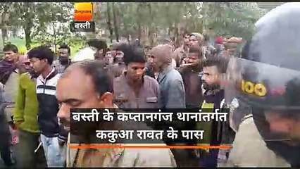 निजी बस की ठोकर से स्कूली बस क्षतिग्रस्त, आधा दर्जन बच्चे घायल