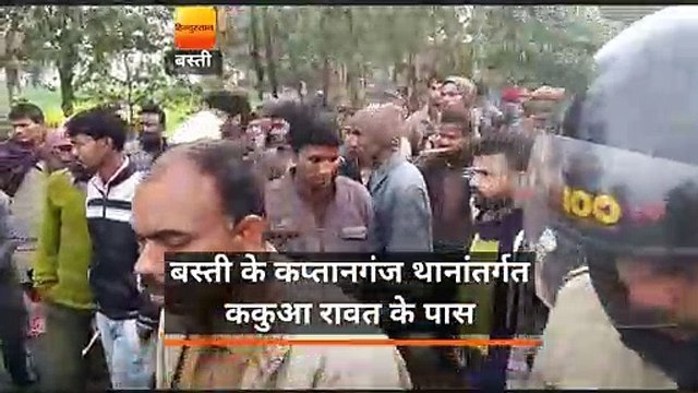 निजी बस की ठोकर से स्कूली बस क्षतिग्रस्त, आधा दर्जन बच्चे घायल