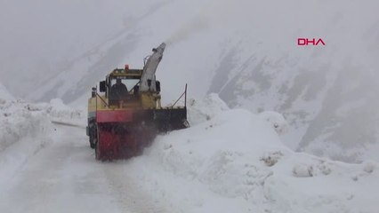 Bitlis'te Kapanan Köy ve Mezra Yolları Ulaşıma Açıldı