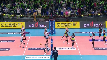 '갑자기 최강팀' 현대건설 "봄 배구 우리한테 물어봐" / YTN