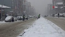 Muş'ta Yoğun Kar Yağışı 150 Köy Yolu Ulaşıma Kapattı