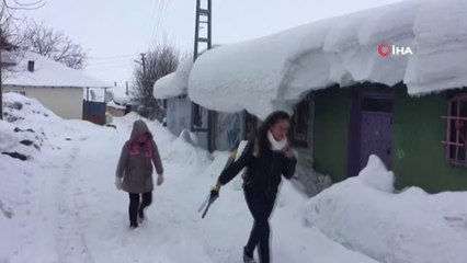 Karlıova'da Kar Tepeleri, Evlerin Boyuna Ulaştı