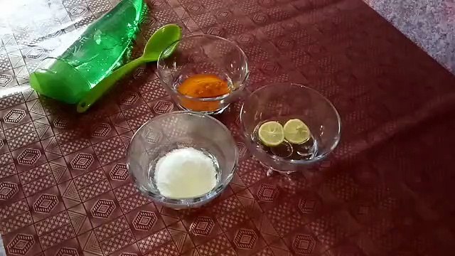 SKIN WHITENING TIP IN URDU _ REMOVE DARK SPOTS ACNE SPOTS and PIGMENTATION