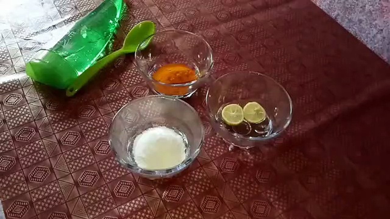 SKIN WHITENING TIP IN URDU _ REMOVE DARK SPOTS  ACNE SPOTS and PIGMENTATION