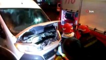 İşçi servisinin motor kısmına giren kediyi itfaiye kurtardı