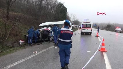 Kocaeli Otomobil ile Öğrenci Servisi Çarpıştı 1 Ölü, 9 Yaralı