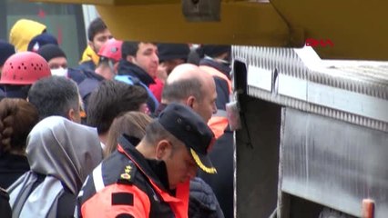 İstanbul-Bakan Soylu: Genç Bir Arkadaşımızı Enkazdan Kurtardık 1