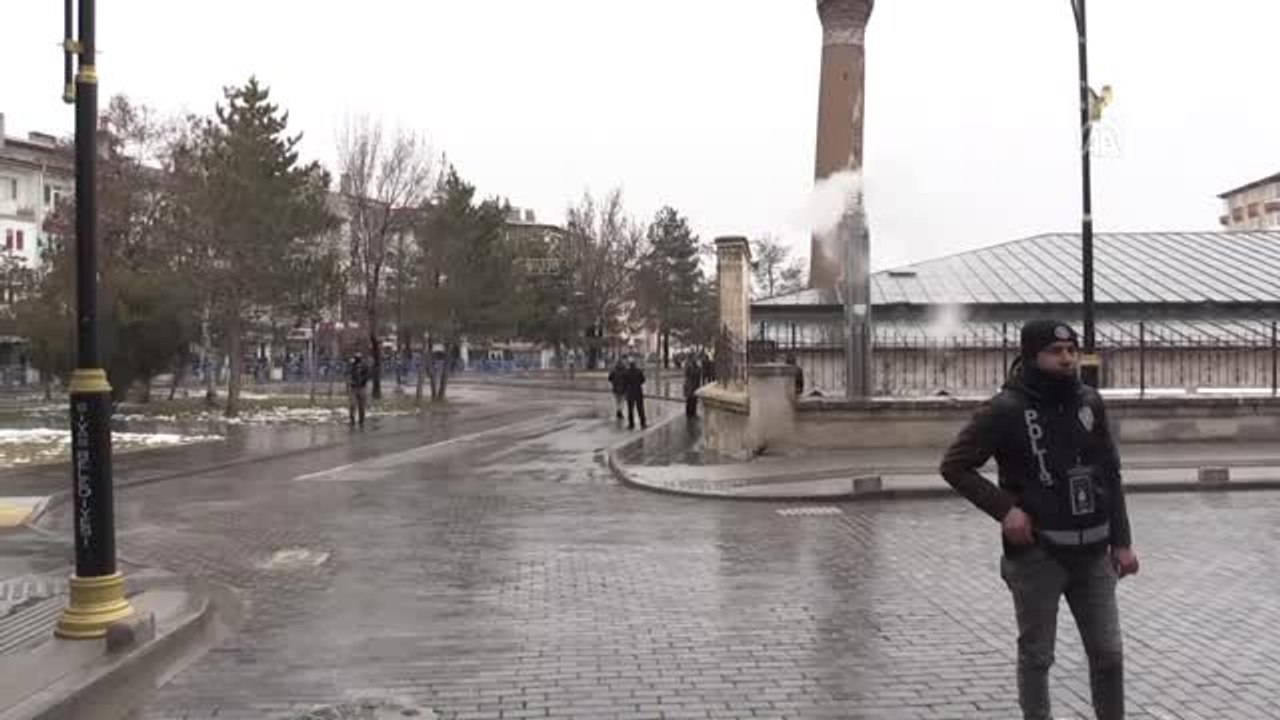 Cumhurbaşkanı Erdoğan, Cuma Namazını Ulu Cami'de Kıldı