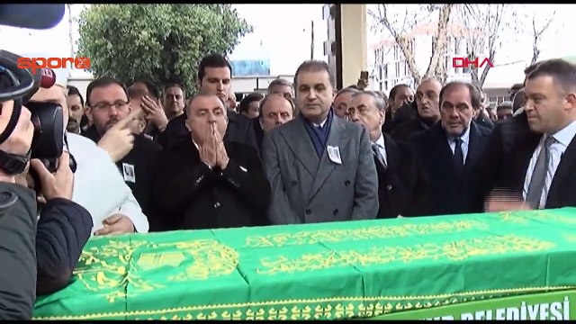 Talat Terim'in mezarı sarı-kırmızı çiçeklerle donatıldı
