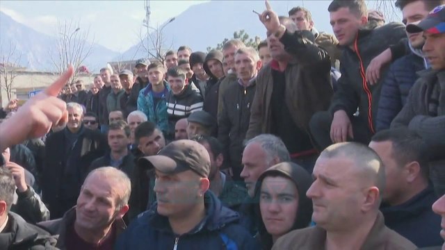 Basha: Sapo të vi në pushtet do zeroj taksën e Rrugës së Kombit - News, Lajme - Vizion Plus