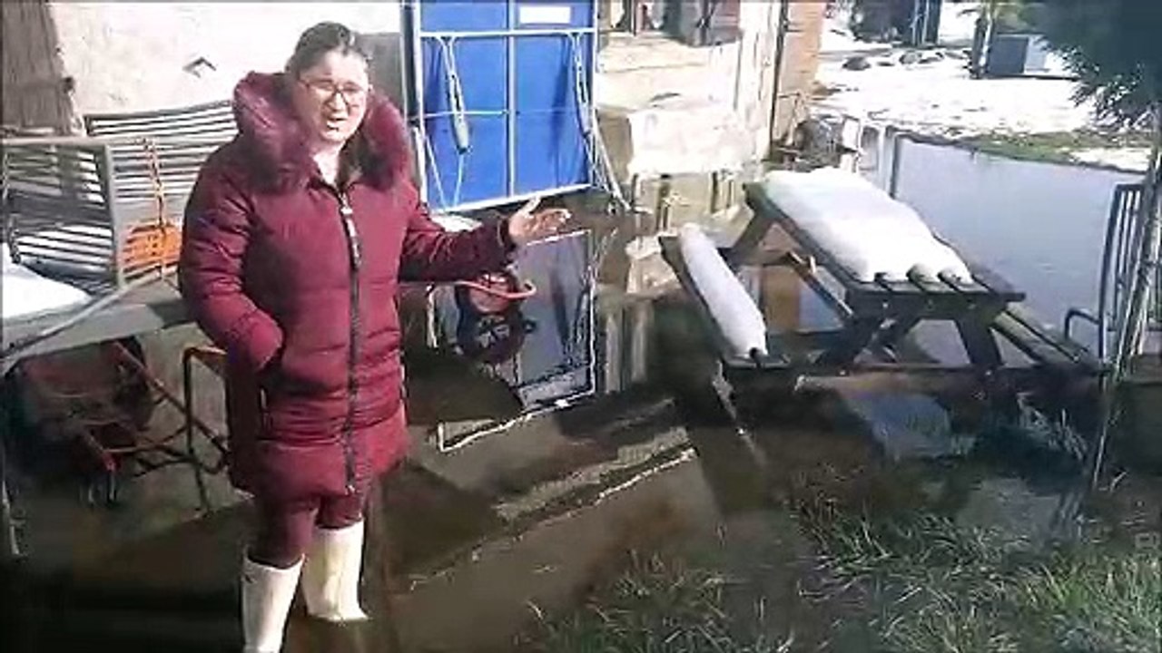 Un terrain inondé au Chambon-Feugerolles