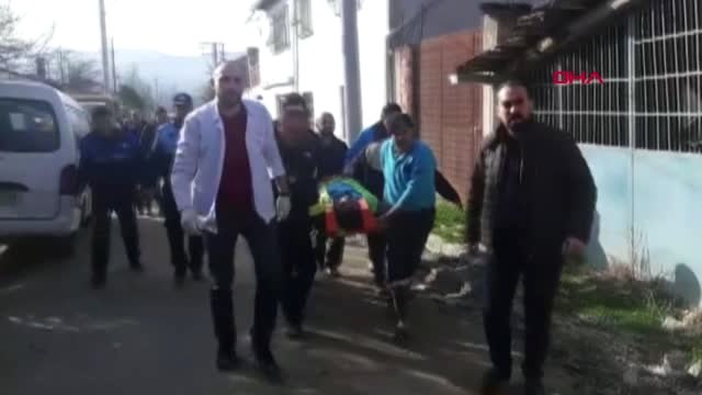 Manisa Göçükte Toprak Altında Kalan İşçi, Hastanelik Oldu