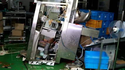 인천 화장품 공장 기계 폭발...10명 부상 / YTN