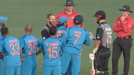 India Vs New Zealand : Mitchell Controversially Dismissed | Oneindia Telugu