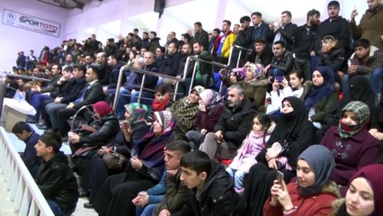 Muş'ta 'Okullararası Halk Oyunları Yarışması'