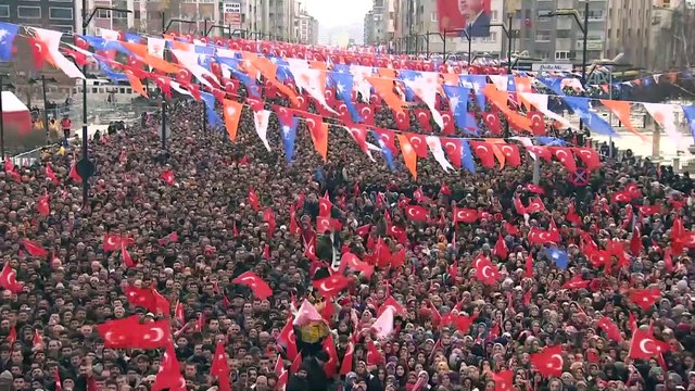 Cumhurbaşkanı Erdoğan: 'Bizimle rastgele bir resim çektirip bu resmi sağda solda istismar edenlere inanmayın' - SİVAS