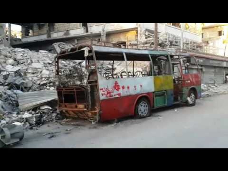 Dans les ruines d'un quartier rebelle d'Alep-Est, un peu de couleur...