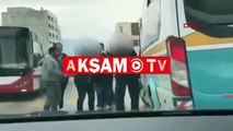 Kadın yolcu minibüs sürücüsünü sokak ortasında darp etti