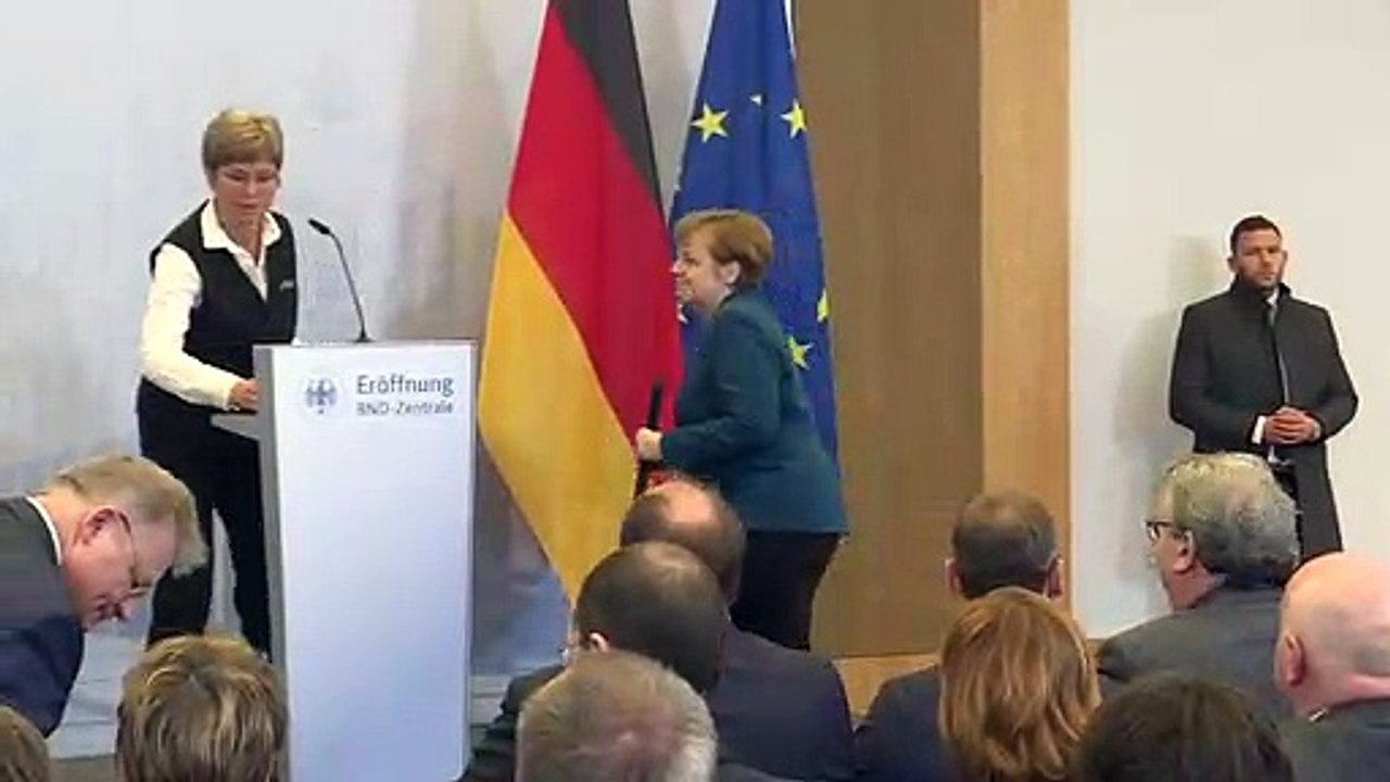 Merkel weiht neue BND-Zentrale in Berlin ein