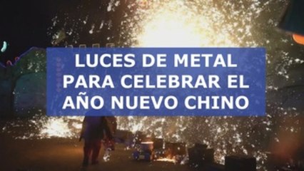 Luces de metal para celebrar el Año Nuevo Chino