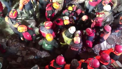 İstanbul Kartal'da Çöken Binanın Enkazından Leyla Yaman'ın Kurtarılma Anı