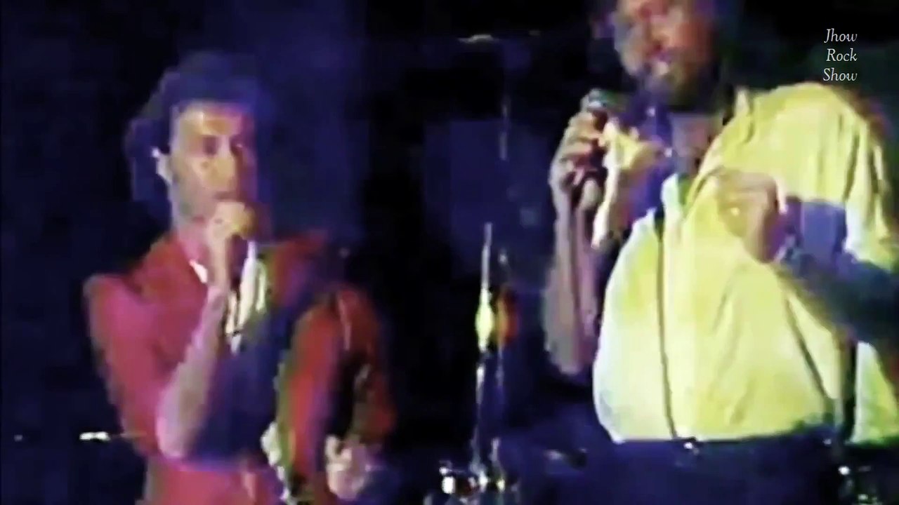 Barry Gibb and Andy Gibb in Live Mix Music Live