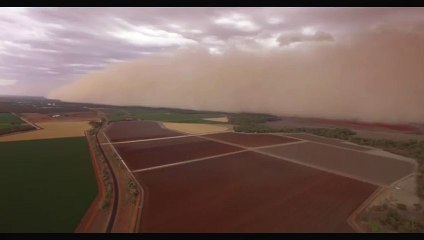 Ce mur de sable est une tempête en australie !