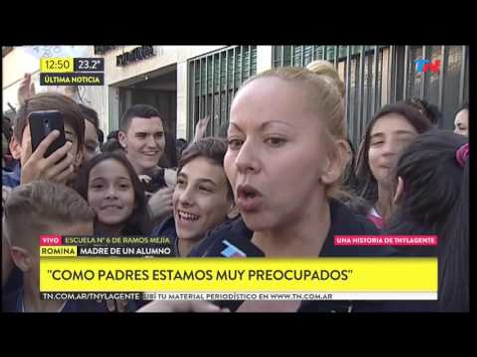 4 chicos golpearon a una chica de 13 años en el baño de un colegio