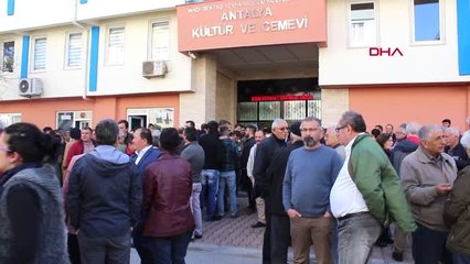 Antalya Sanatçı Hakan Yeşilyurt, Son Yolculuğuna Uğurlandı