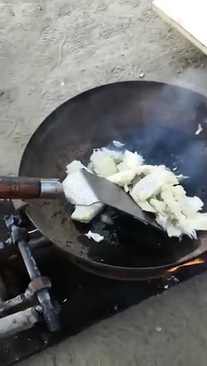 Une sauteuse automatique