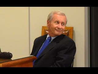 Ex fiscal filmaba a su hija desnuda y sus amigas