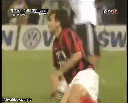 Neden Beşiktaş sorusunun cevabı video da Süleyman Seba Kapalıda olduğu için 90da Sergen bestesi küfürsüz söyleniyor başka örneği yok. Burası Beşik