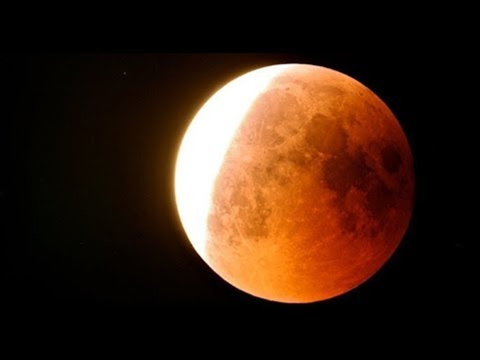 Sumate a la transmisión del eclipse lunar en Japón